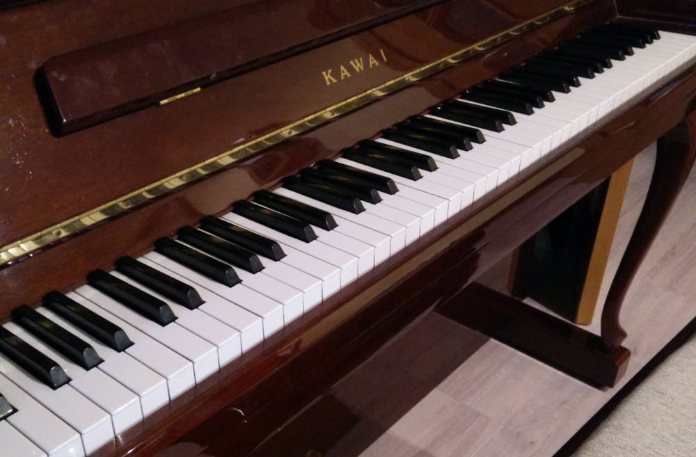 Upright Piano KW